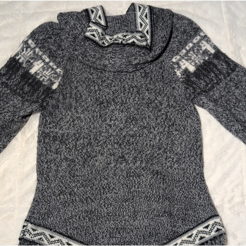 Valley Of The Awakening Crafts Wool Hooded Fringe Pullover Sweater Gray Women Xs View 5